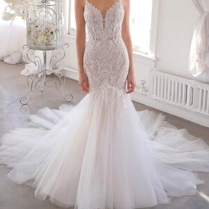 Blue By Enzoani ONELIA Size 8